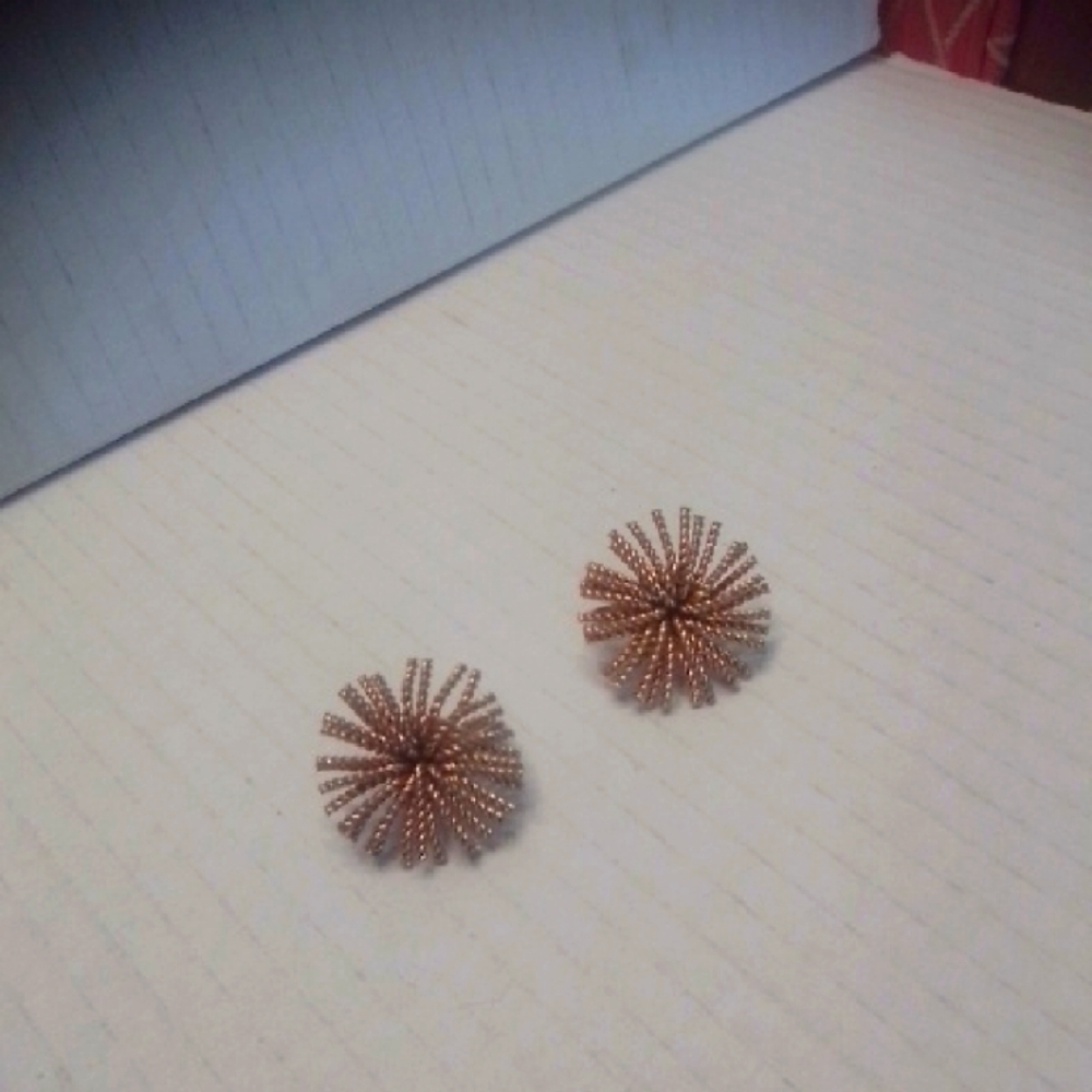 BERGERE EARING